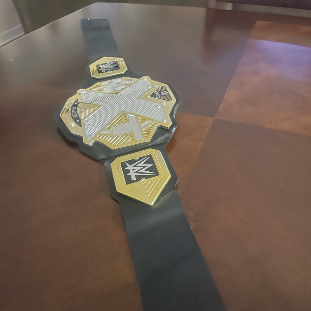 WWE - Picture 2 of 3